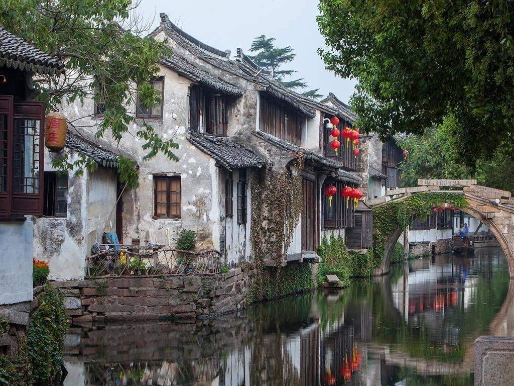 万佛寺：融合了自然之景与人文意蕴
